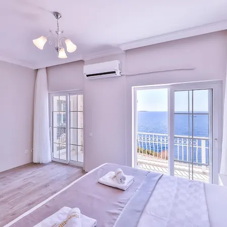 Villa La Kumsal Denize Sifir Ve Ozel Havuzlu Dubleks *