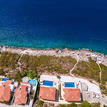 La Kumsal Denize Sifir Ve Ozel Havuzlu Dubleks Villa *