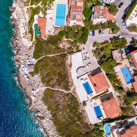 La Kumsal Denize Sifir Ve Ozel Havuzlu Dubleks Villa