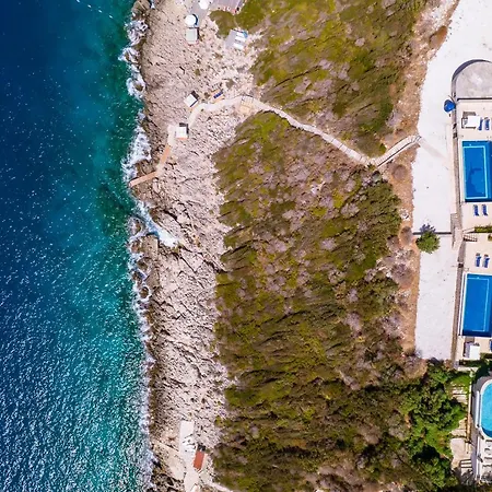 Villa La Kumsal Denize Sifir Ve Ozel Havuzlu Dubleks Kas