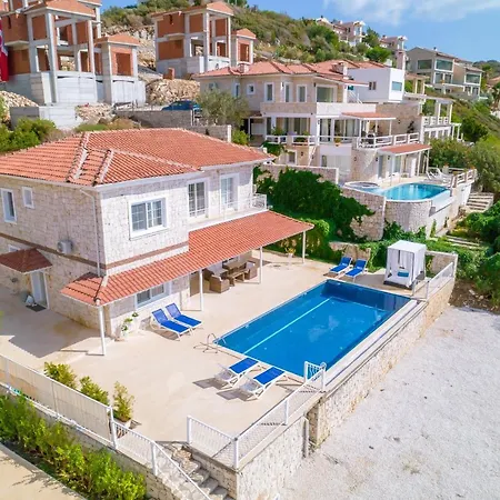 La Kumsal Denize Sifir Ve Ozel Havuzlu Dubleks Villa