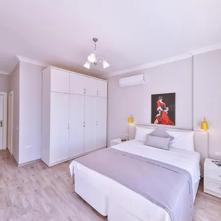 La Kumsal Denize Sifir Ve Ozel Havuzlu Dubleks Villa Kas