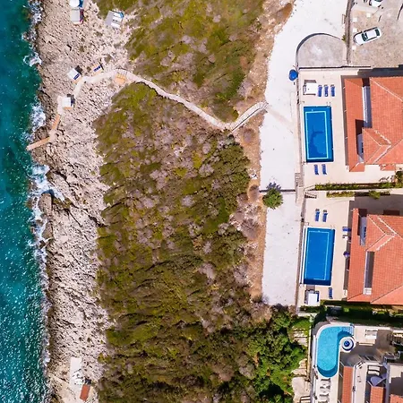 La Kumsal Denize Sifir Ve Ozel Havuzlu Dubleks Villa Kaş